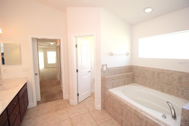 Building Photo - 76 Folson Ln