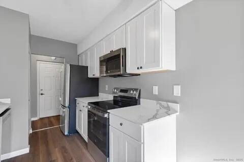 Building Photo - 365 Mather St