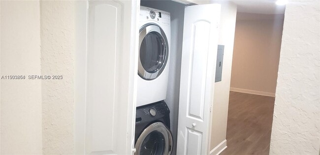 Building Photo - 1830 Radius Dr