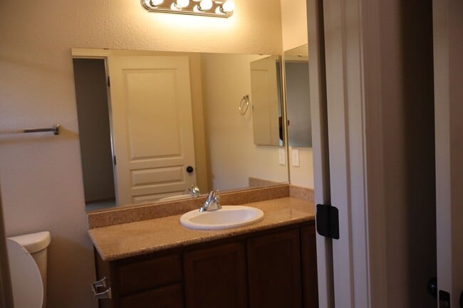 Building Photo - Community Pool