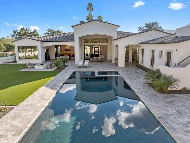 Building Photo - 6500 E Cactus Wren Rd