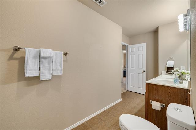 Building Photo - 5640 Lincolnwood Dr