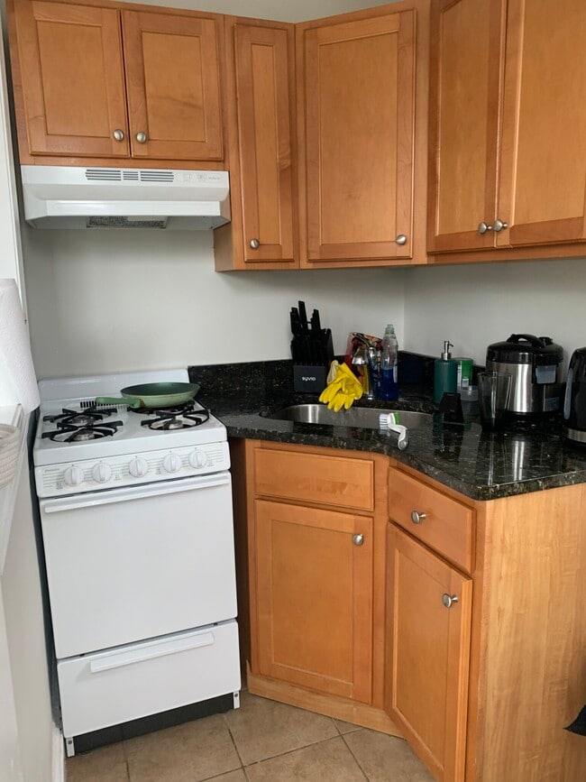 Building Photo - 11 Farrington Ave