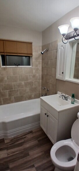 Building Photo - 11224 Oakland Ave