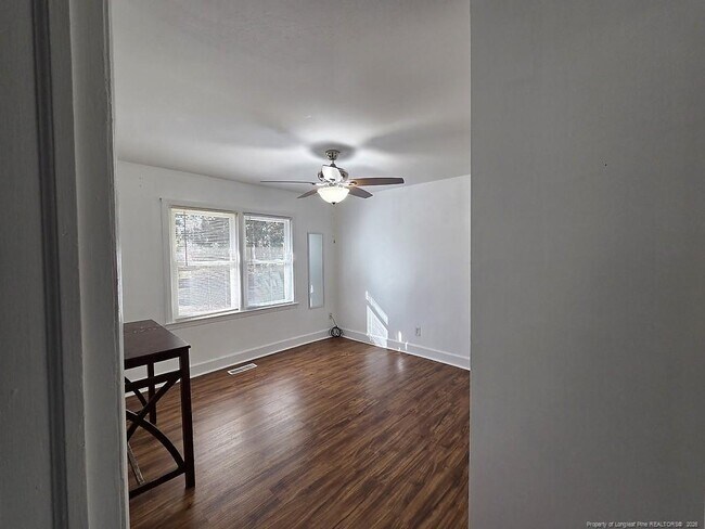 Building Photo - 1008 Hope Mills Rd