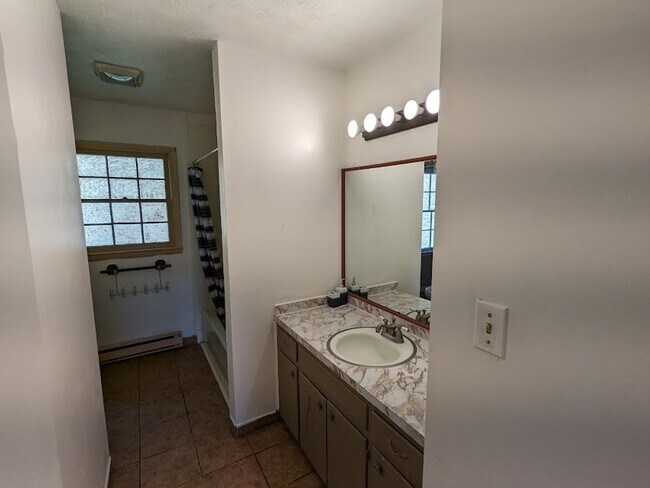 Building Photo - What a VIEW! Beautiful 3BD/2BA Ranch Style House in Speedwell Acres offered exclusively by Wester...