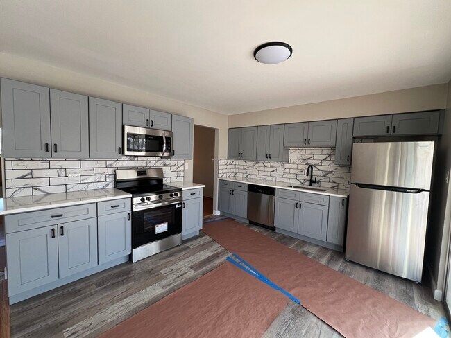 Building Photo - 530 N Arizona Ave