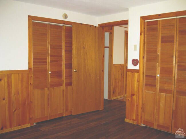 Building Photo - 17 Elm St