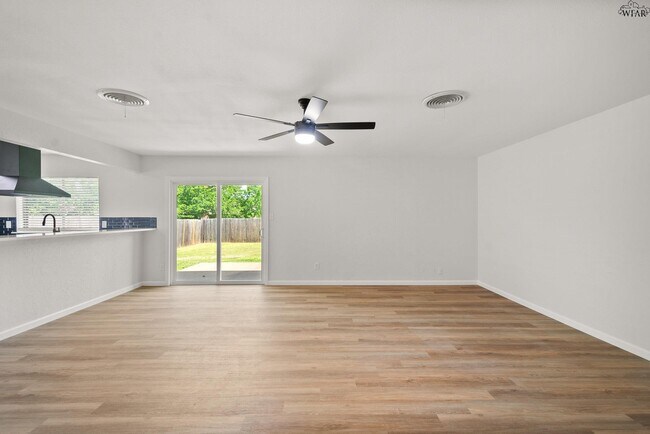 Building Photo - 5 Chanute Cir