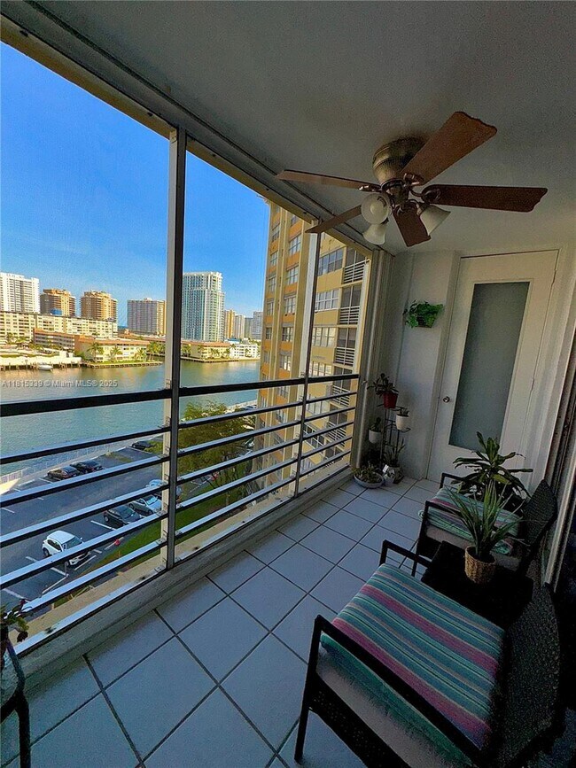 Building Photo - 100 Golden Isles Dr