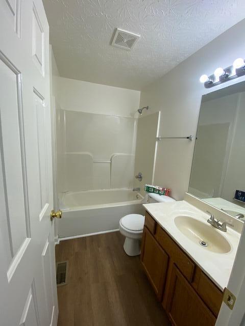 Building Photo - 201-203-203 Tanbark Dr