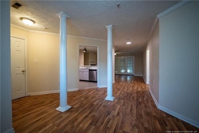 Building Photo - 352 Bubble Creek Ct