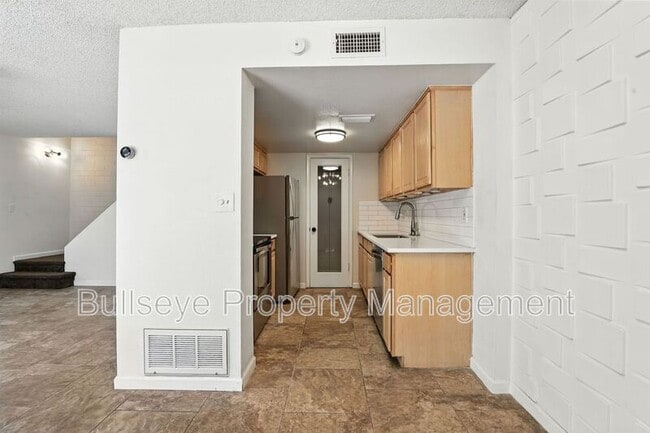 Building Photo - 7832 E Rovey Ave