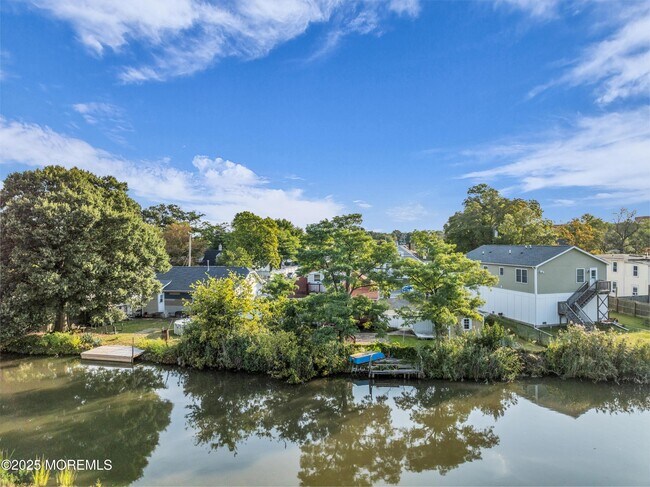 Building Photo - 177 Creek Rd