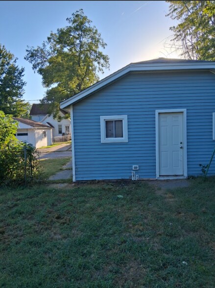 Building Photo - 418 S Hancock Ave