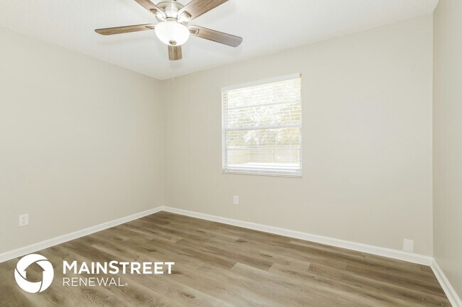 Building Photo - 8162 Cayuga Trail W