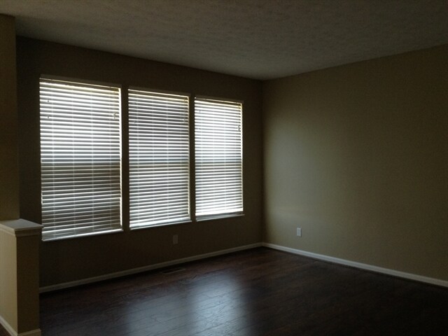 Building Photo - 684 Linden Creek