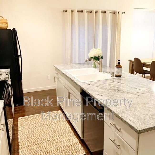 Building Photo - 2970 N Villere Ln