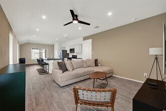 Building Photo - 24323 Elmwood Falls Dr