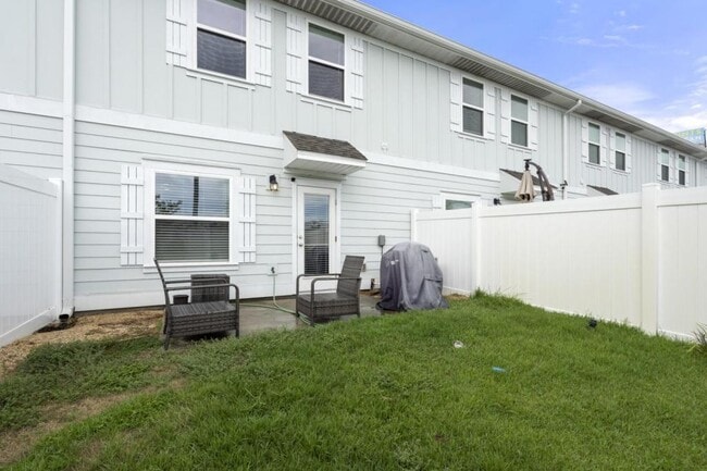 Building Photo - 7522 Shadow Lake Dr