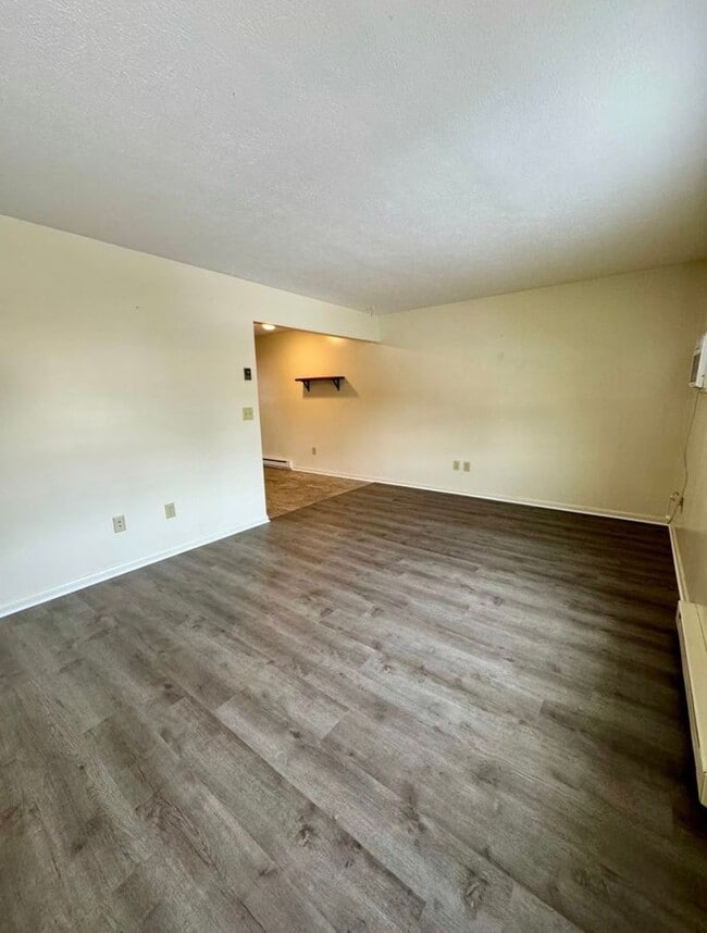 Building Photo - Apartment for Rent