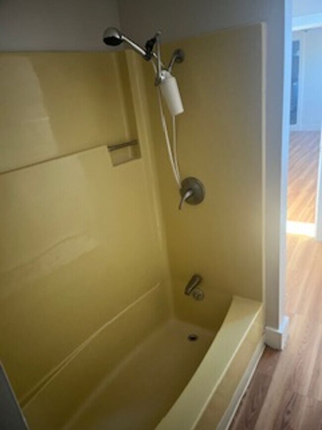 Building Photo - 19 High St