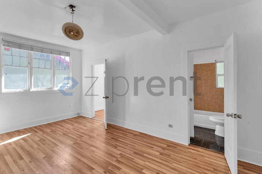 Building Photo - Unit 1