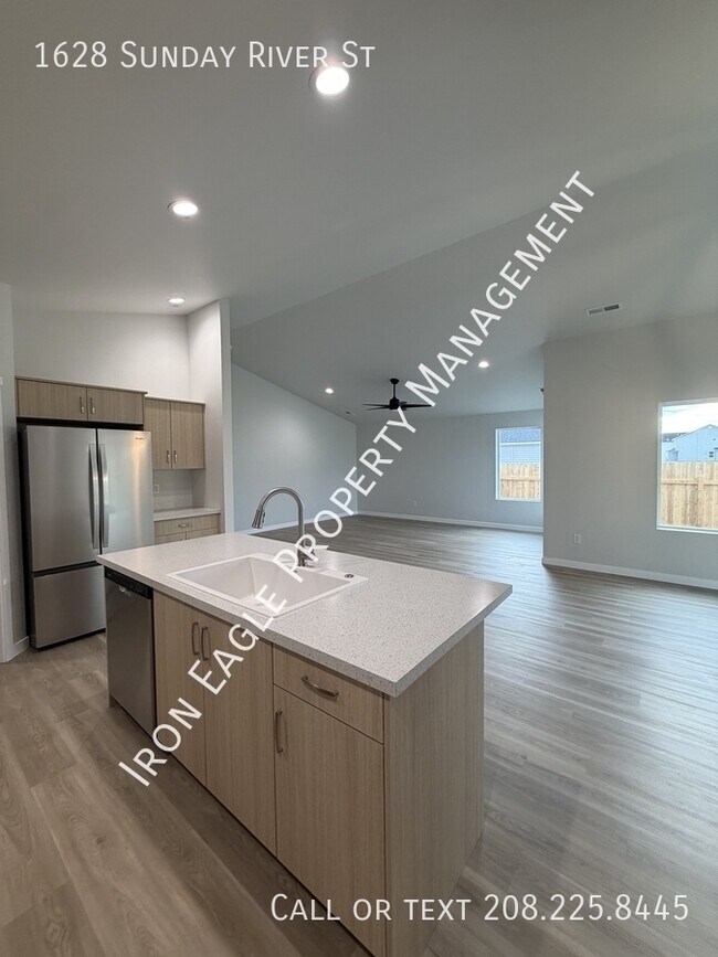Building Photo - 1628 Sunday River St