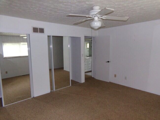 Building Photo - COMING SOON! 4 Bed 2.5 Bath Beavercreek Home!