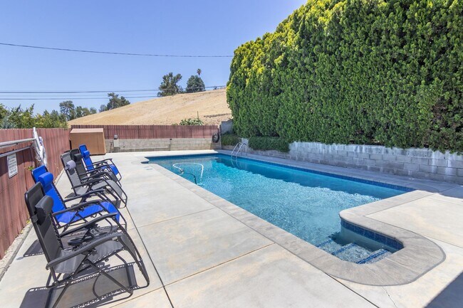 Building Photo - 22436 Avenue San Luis