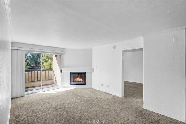 Building Photo - 5535 Canoga Ave