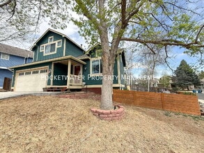 Building Photo - 575 Spruce Cir