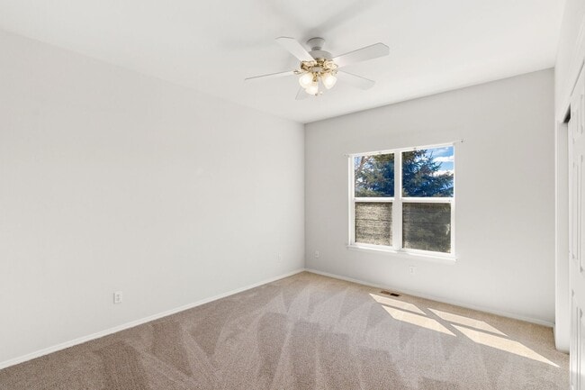 Building Photo - 5330 Roundup Dr