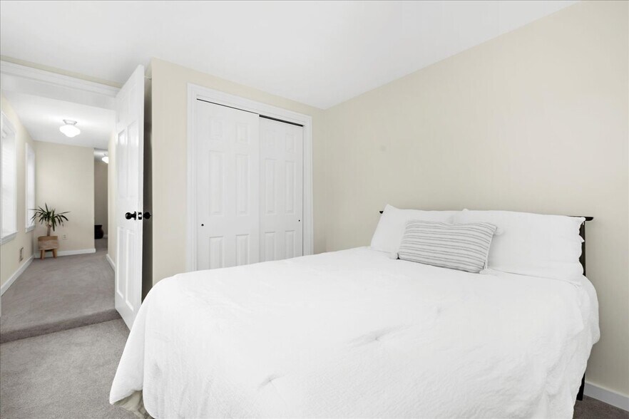 Building Photo - 656 Washington Blvd