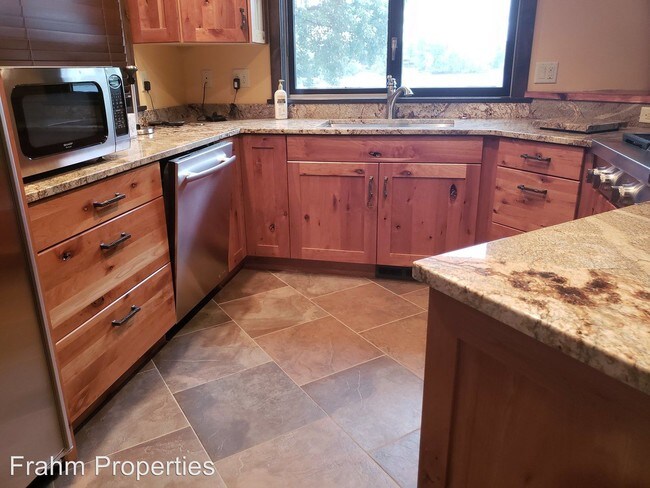 Building Photo - 3 br, 2 bath House - 116 Dorn Place