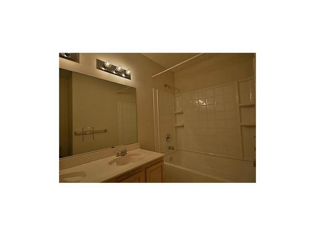 Building Photo - 907 Sanden Blvd