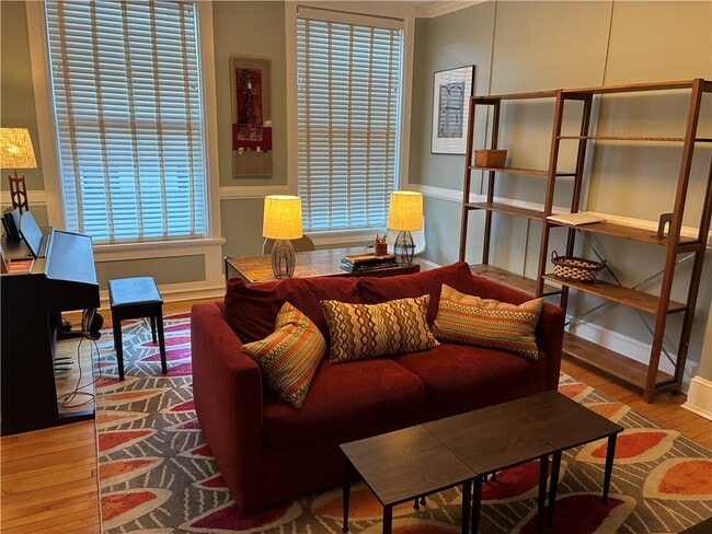 Building Photo - 136 E State St