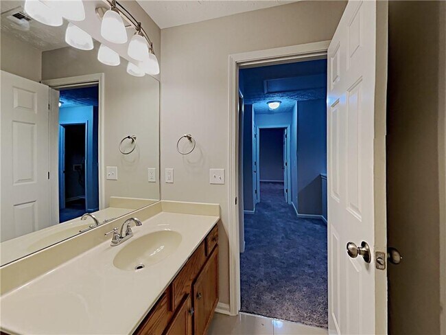 Building Photo - 227 Weatherstone Pointe Dr