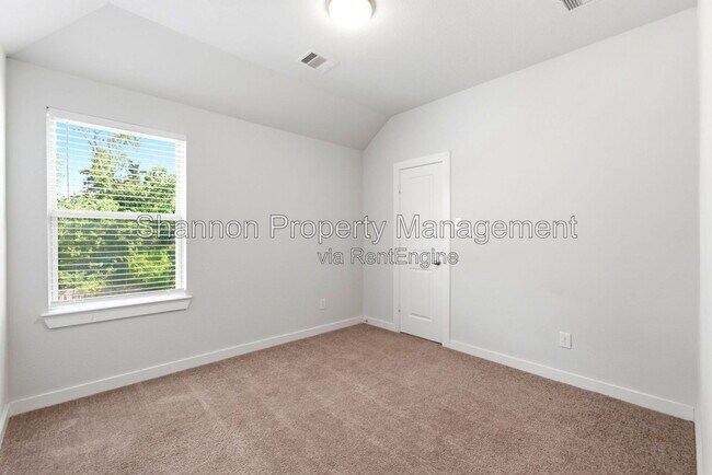 Building Photo - 8017 Whisper Grove Dr