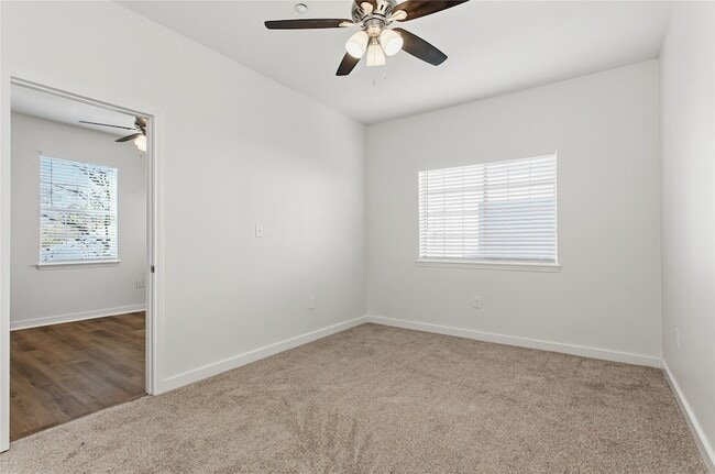 Building Photo - 4713 Virginia Ave