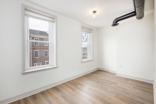 Building Photo - 2335 N 30th St