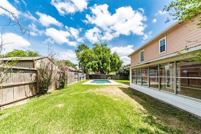 Building Photo - 3909 Spring Arbor Ct