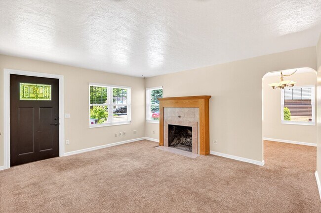 Building Photo - Spacious NE Portland Home with Central A/C, Finished Basement & Loft