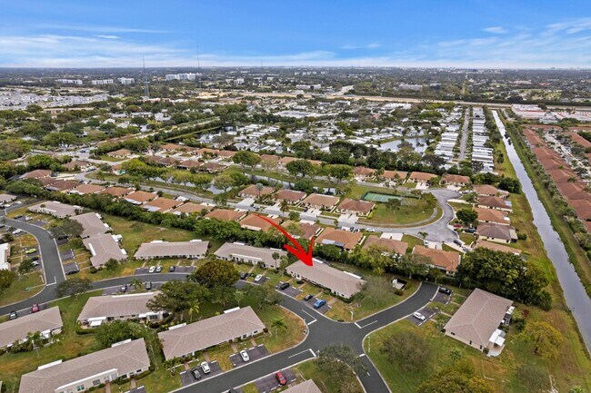Building Photo - 8555 Bella Vista Dr