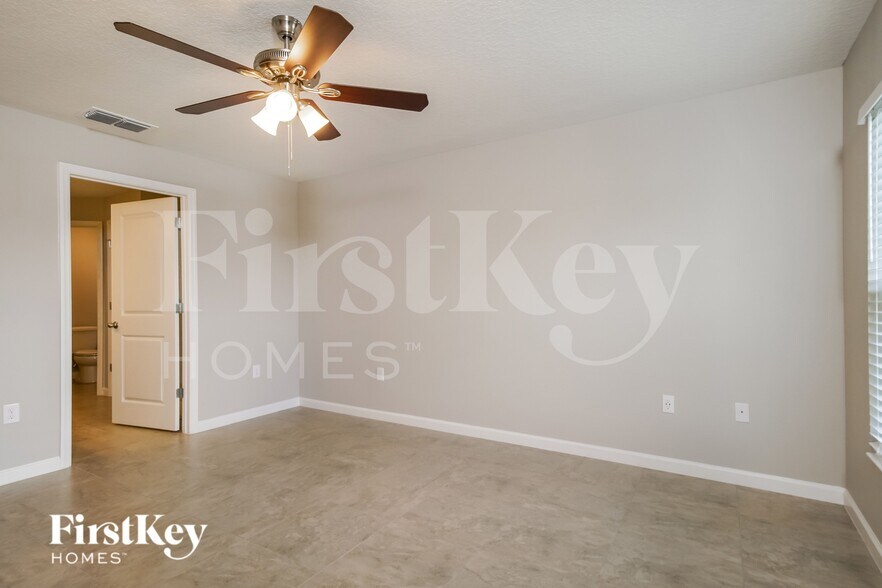Building Photo - 308 S Haven Ct