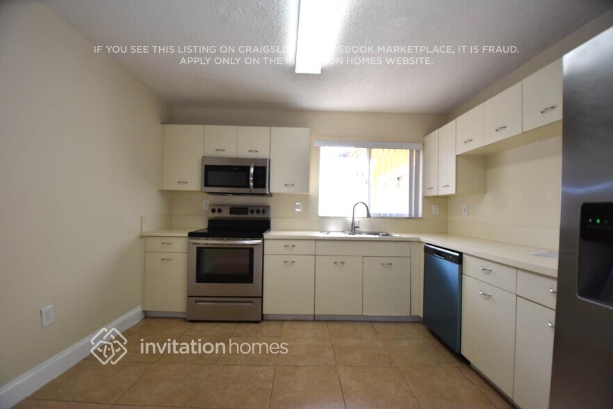 Building Photo - 11313 SW 74th St