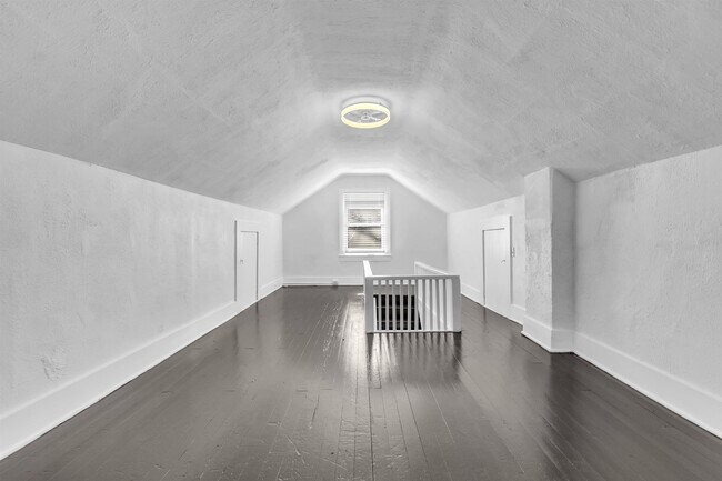 Building Photo - 1851 Manila Ave