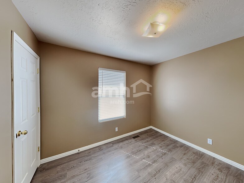 Building Photo - 1886 Juniper Dr