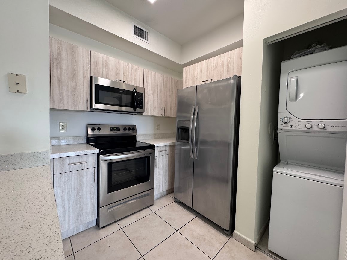 Building Photo - 7350 NW 114th Ave