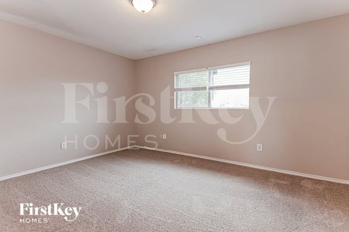 Building Photo - 229 Silver Spur Dr